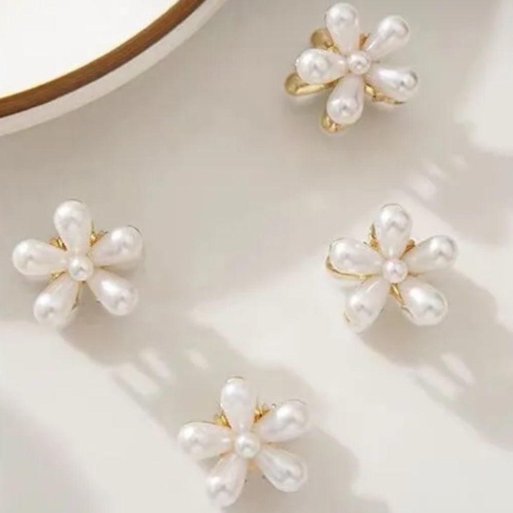 Small Mini Pearl Hair Claw Clips with Flower Design Sweet Pearl